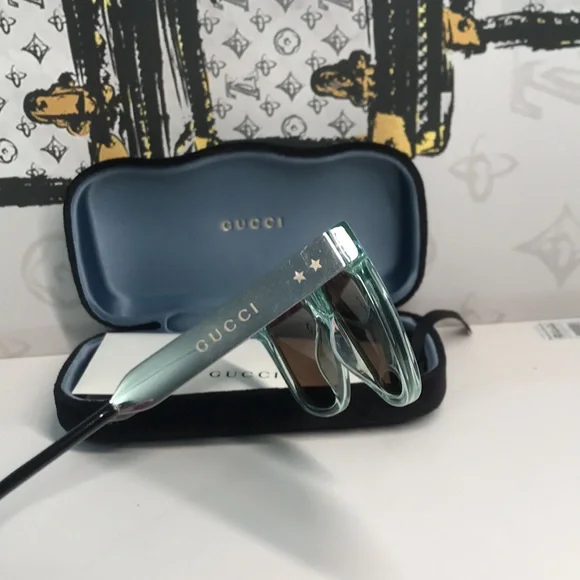 ✨ Brand New Gucci GG0976S 002 Sunglasses – Green Mint with Brown Lenses ✨ - Picture 10 of 12
